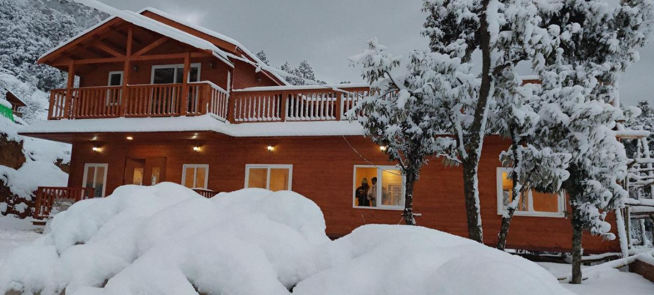 Vanprastha Resorts Dwarahat ภายนอก รูปภาพ