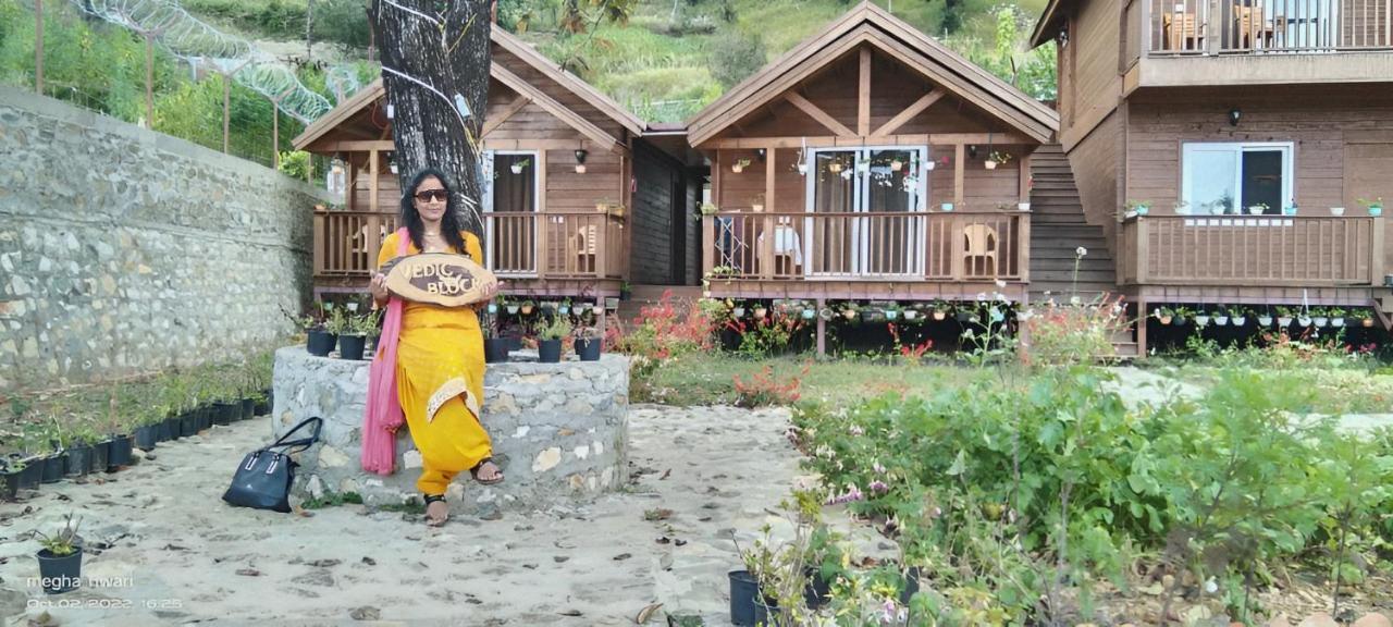 Vanprastha Resorts Dwarahat ภายนอก รูปภาพ