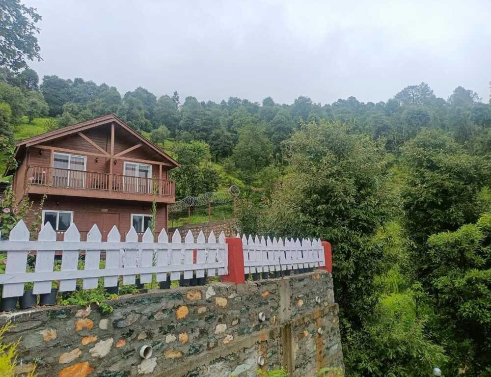 Vanprastha Resorts Dwarahat ภายนอก รูปภาพ