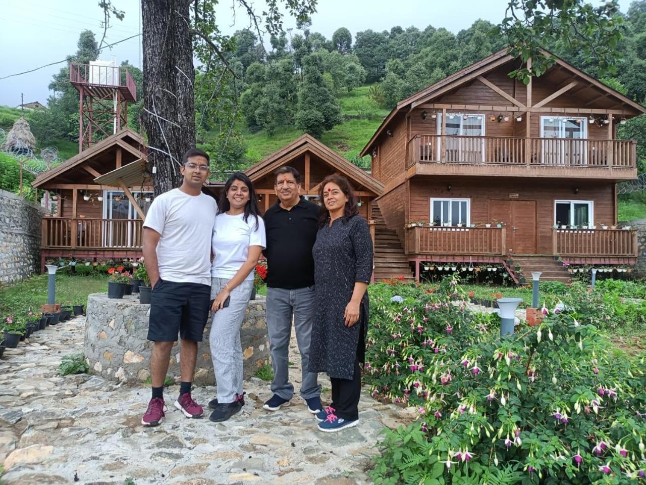 Vanprastha Resorts Dwarahat ภายนอก รูปภาพ