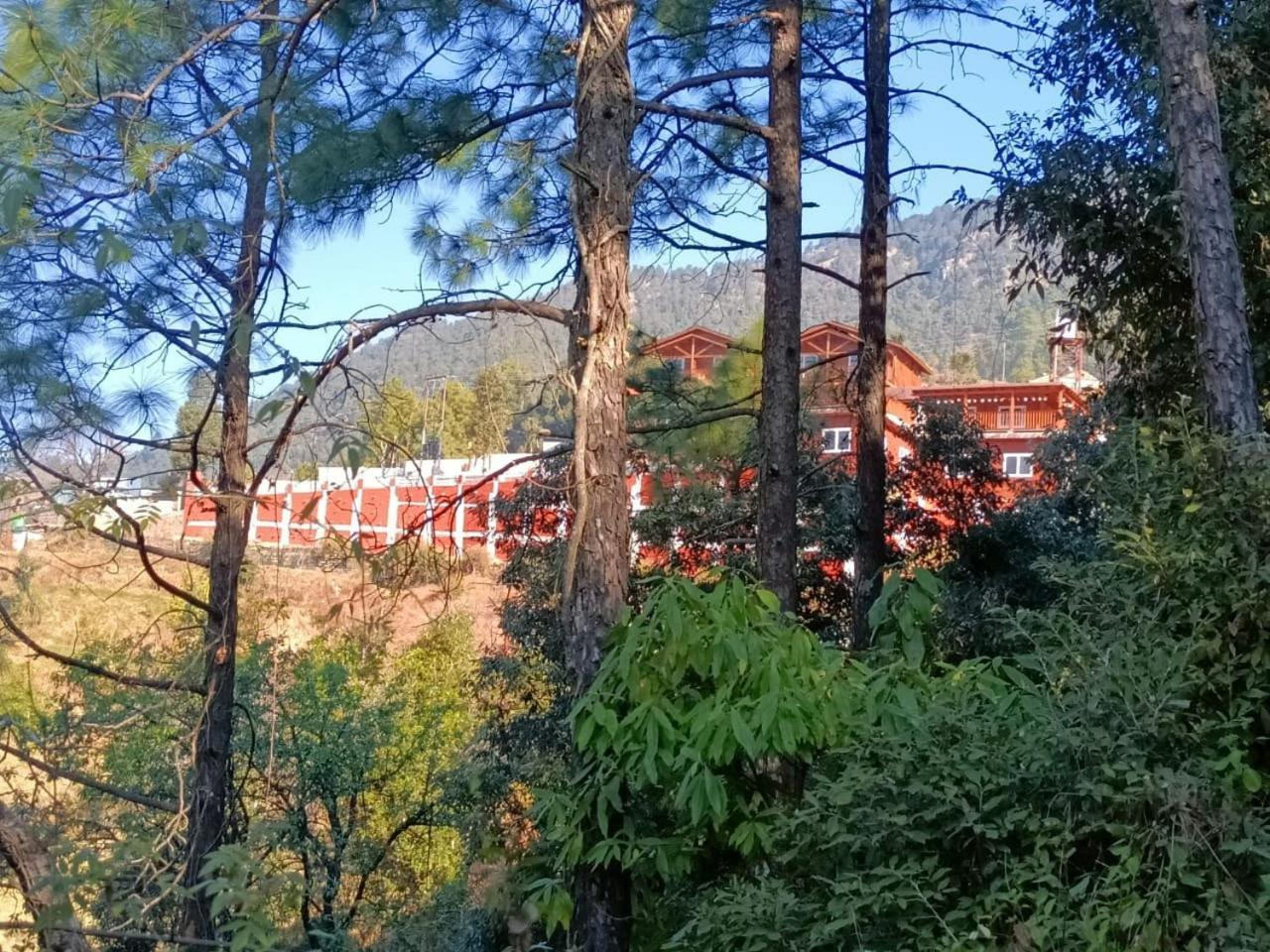 Vanprastha Resorts Dwarahat ภายนอก รูปภาพ
