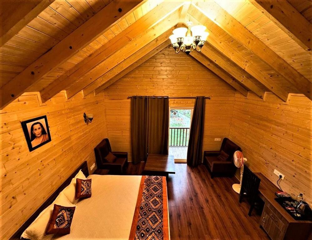 Vanprastha Resorts Dwarahat ภายนอก รูปภาพ
