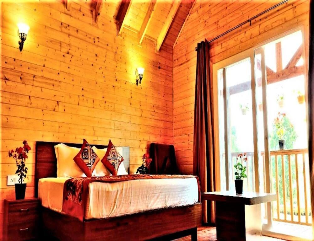 Vanprastha Resorts Dwarahat ภายนอก รูปภาพ